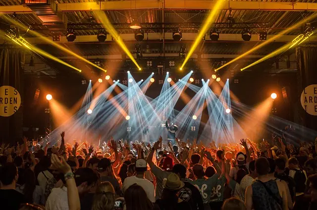 Comment la musique influence les tendances de la culture pop